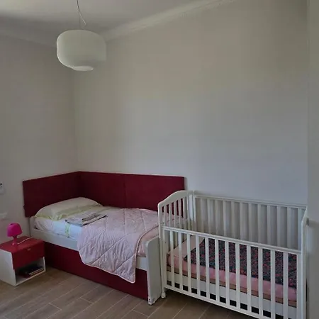 Villa Indipendente Con Giardino