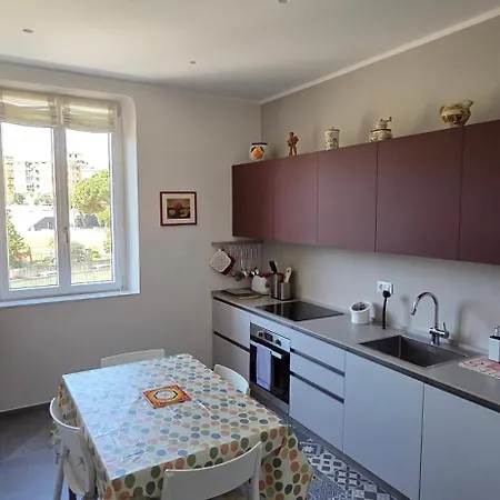 Villa Indipendente Con Giardino *