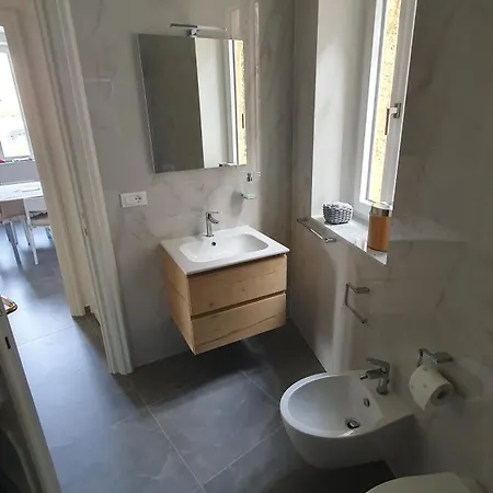 Villa Indipendente Con Giardino