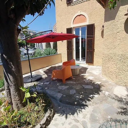 Villa Indipendente Con Giardino *