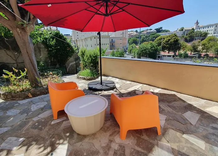Indipendente Con Giardino فيلة