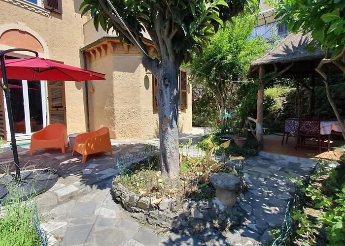 Indipendente Con Giardino جنوة