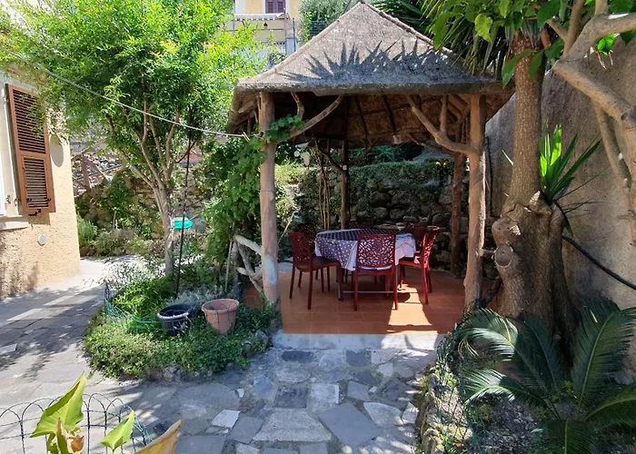 Indipendente Con Giardino * جنوة