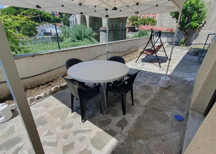 Indipendente Con Giardino * Cenova