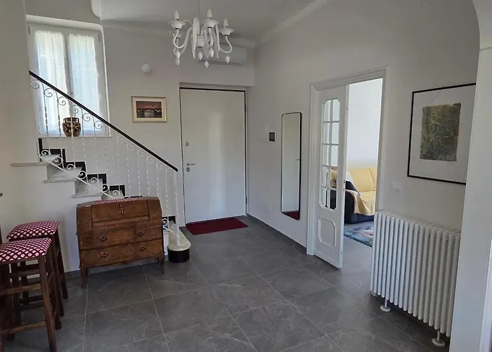 Indipendente Con Giardino Villa *