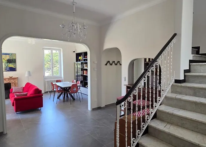 Indipendente Con Giardino جنوة