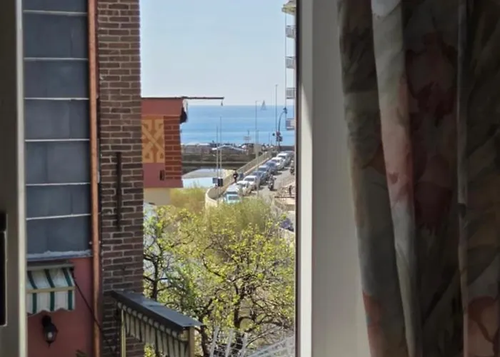 Villa Indipendente Con Giardino *