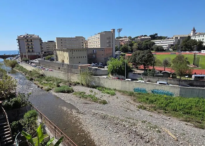 فيلة Indipendente Con Giardino *