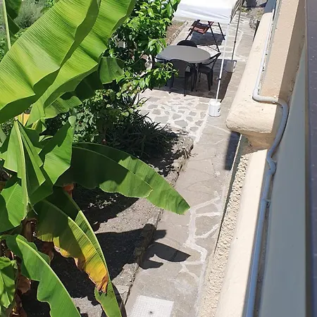 Indipendente Con Giardino Villa Genova